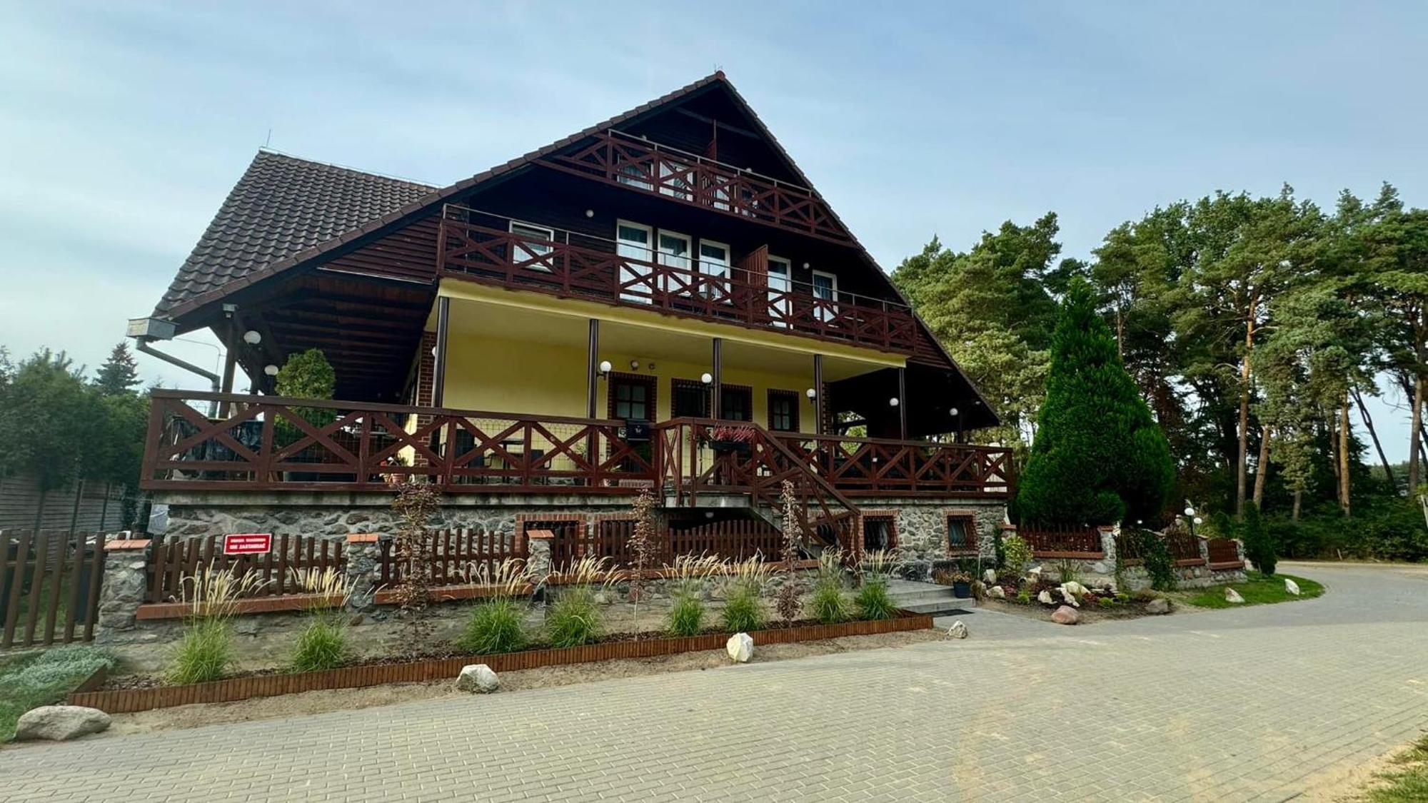 Powidz Lakeside Hotel & Restaurant Exterior photo